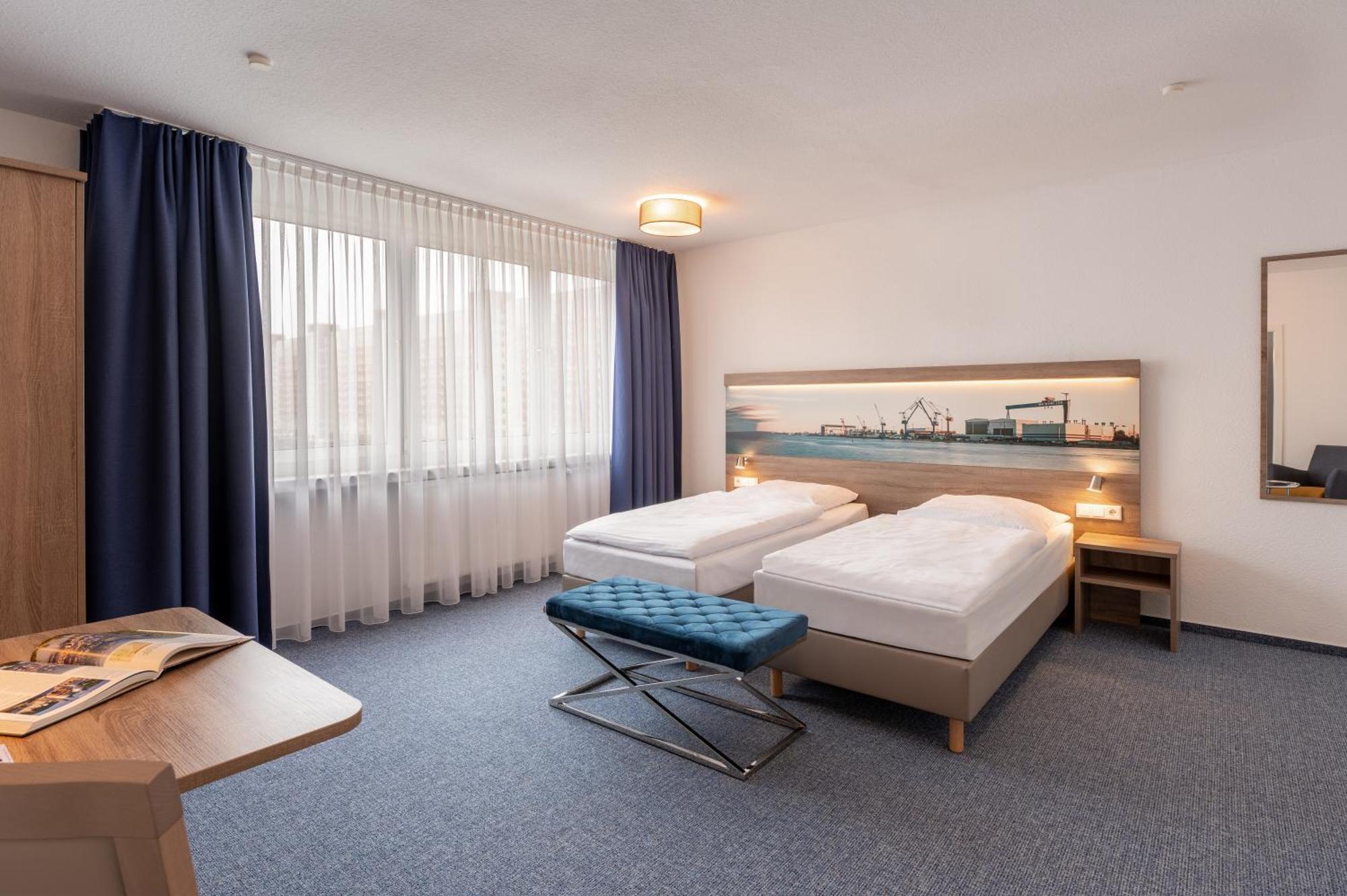 Hotel & Gaestehaus Rostock Luetten Klein Exterior photo