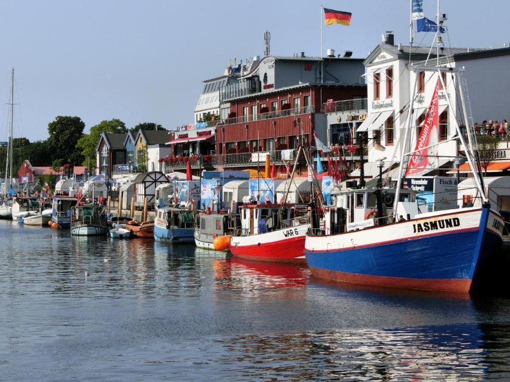 Hotel & Gaestehaus Rostock Luetten Klein Exterior photo